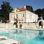 Le Manoir Jean 3*