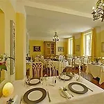 Le Manoir Jean 3*