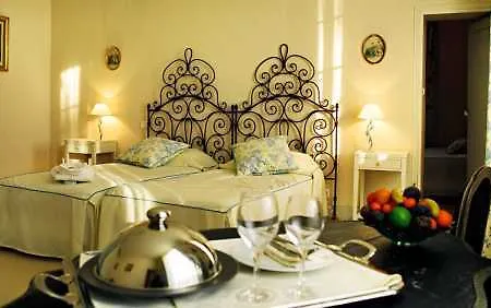 Отель Le Manoir Jean Saint-Paul-d'Espis