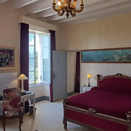 Le Manoir Jean Отель Saint-Paul-d'Espis