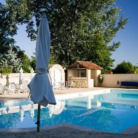 Le Manoir Jean Отель