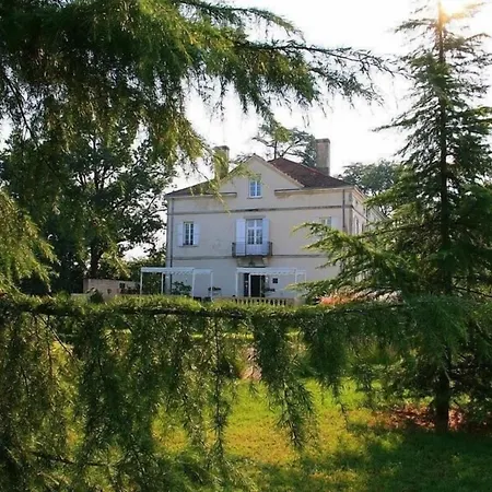 Le Manoir Jean Отель