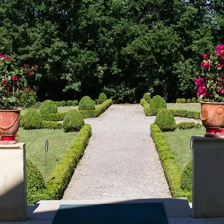 Le Manoir Jean Отель 3*
