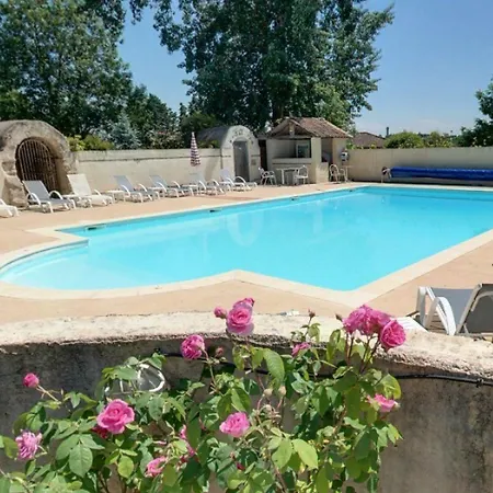 Отель Le Manoir Jean 3*