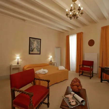 Отель Le Manoir Jean