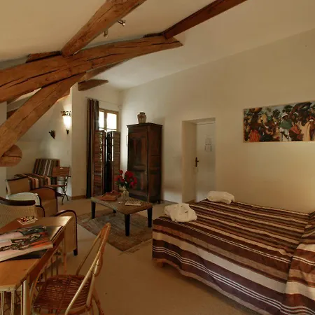 Отель Le Manoir Jean 3*