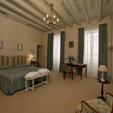 Отель Le Manoir Jean Saint-Paul-d'Espis