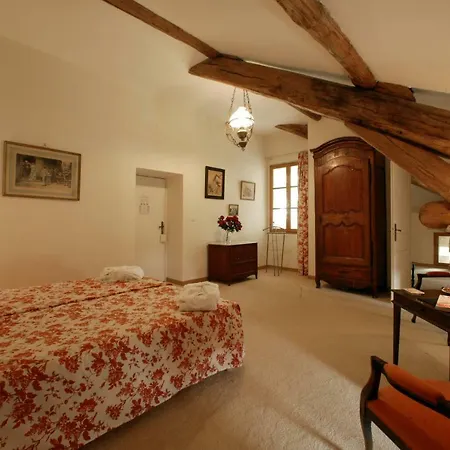 Le Manoir Jean Отель 3*
