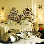 Hotel Le Manoir Jean Saint-Paul-dʼEspis