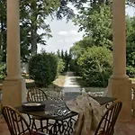 Le Manoir Jean Hotel