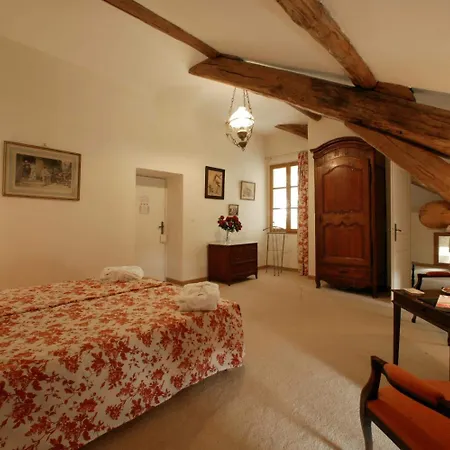 Le Manoir Jean Hotel