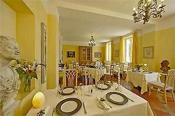 Le Manoir Jean 3*